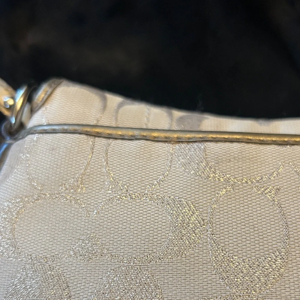 Coach Signature C Gold and Cream Soho Crossbody bag - Picture 8 of 16